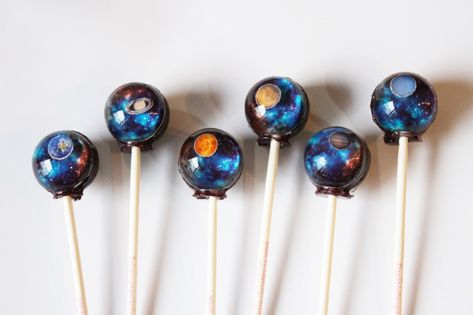 Galaxy Themed Cake, Galaxy Lollipops, Lollipop Guild, Themed Cake Pops, Space Party Decorations, Astronaut Party, Outer Space Party, Different Planets, Galaxy Theme