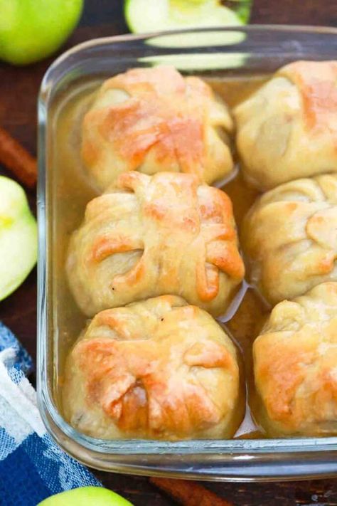 Apple Dumplings With Phyllo Dough, Apple Dumplings With Canned Biscuits, Easy Apple Dumplings Biscuits, Freezing Apple Dumplings, Best Apple Dumpling Recipe, Apple Dumpling Recipe Homemade, Crockpot Apple Dumplings, Apple Pie Dough Recipe Easy, Whole Apple Dumplings