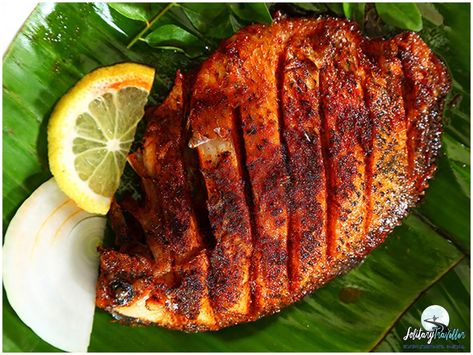 Its okay if you're mouth is watering too. This Karimeen Pollichathu of Kerala does this to all. The skillfully made incisions on the Pearl Spot Fish makes it even more tempting. Heard about the Pearl Spot Fish for the first time? Don't worry not many have heard about it either, the rare fish makes the Karimeen Pollichathu even more desirable. Visit our website for more such seafood. Chicken Recipes Diet, Savoury Platter, Easy Fish Curry Recipe, Curry Recipes Vegetarian, Kerala Backwaters, Veg Restaurant, Fish Curry Recipe, Fried Fish Recipes, Kerala Food