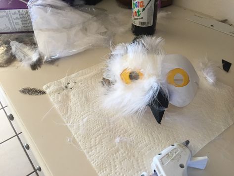 Snowy owl diy costume Diy White Owl Costume, Diy Owl Mask, Snowy Owl Costume, Hedwig Costume Diy, Owl Costume Women's, Diy Owl Costume, Owl Costume Diy, Hedwig Costume, Owl Cosplay