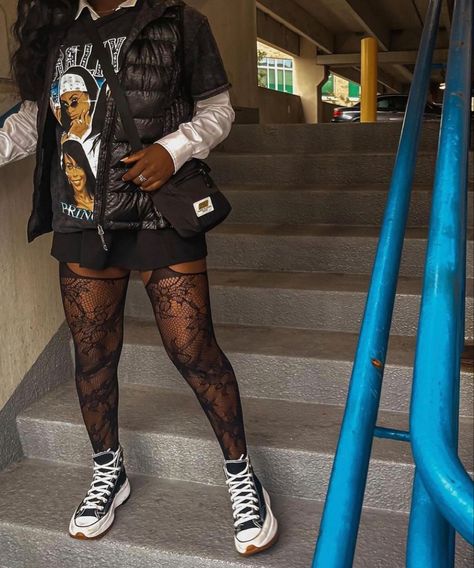 Follow @Blackm0cha for outfit inspo Black Platform Converse Outfit Fall, Converse Shoes Outfit Ideas Women, 90s Converse Outfit, Converse Hike Hi Outfit, Converse Concert Outfit, Run Hike Converse Outfit, Converse Hike Star Outfits, Platform Converse Outfit Black Women, Converse Hike Outfit