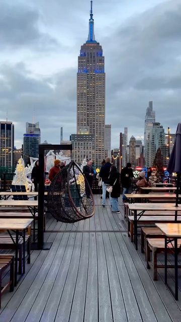 @newyork_bars on Instagram: "Feb Rooftop Vibes! 🌃 Who wants to go? Tag your friends! ❤️ 230 Fifth Rooftop 📍 #newyork #nyc #nycrooftops #nycrestaurants #nycbars #nycdrinks #nycfood #nycnightlife" 230 Fifth Rooftop Bar Nyc, Rooftop Bar Nyc, Nyc On A Budget, Rooftop Vibes, Rooftop Bars Nyc, Trip To New York City, New York Attractions, Nyc Rooftop, Trip To New York