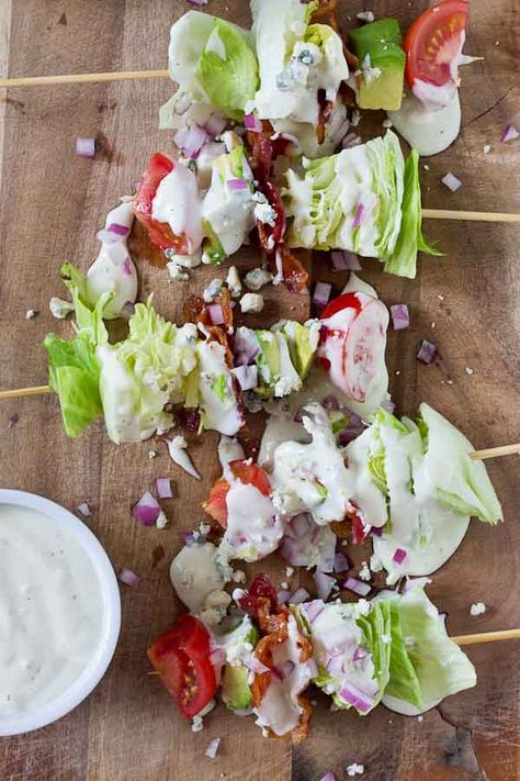 Mini Wedge Salad Skewers, Caesar Salad Skewers, Salad Screwers, Wedge Salad Skewers Appetizers, Wedge Salad On A Stick Appetizers, Wedge Salad On A Stick, Wedge Salad Bites, Wedge Salad Skewers, Mini Wedge Salad