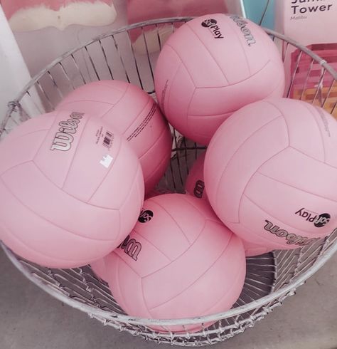 Preppy Wallpaper Volleyball, Preppy Volleyball Pfp, Setter Aesthetic Volleyball, Volleyball Pictures Aesthetic, Volleyball Aesthetic Preppy, Volleyball Asthetic Picture, Volleyball Pics Aesthetic, Volleyball Aethestic, Volleyball Pfp Aesthetic