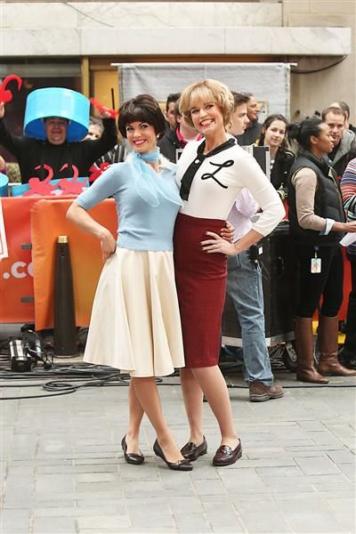 Cute! Laverne And Shirley Costumes, Celeb Halloween Costumes, Celeb Halloween, Laverne And Shirley, 50s Theme, Costumes For Work, Natalie Morales, Laverne & Shirley, Savannah Guthrie