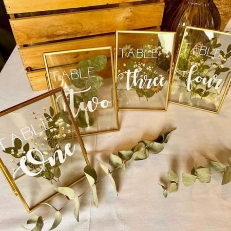 Table Numbers Pressed Flowers, Pressed Flowers Framed, Framed Table Numbers, Diy Table Numbers, Boda Diy, Wedding Centrepieces, Tafel Decor, Cricut Wedding, Wedding Numbers