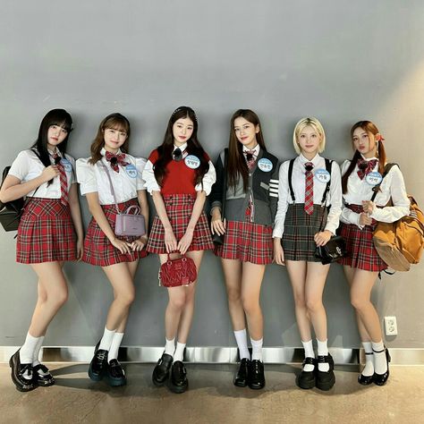 Y2k School Outfits Uniform, American School Uniform, Y2k School Outfits, Ive Group Photo, American School Uniforms, Korean School Outfits, Ive Group, Tartan Pleated Skirt, Romanticising School