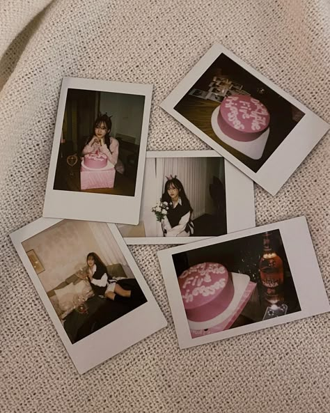 Girls Instagram Post, Birthday Insta Post, Parcel Snack, Photobooth Polaroid, Bday Story, Cake Reference, Candles Cute, Daughter Of Aphrodite, Birthday Photo Ideas