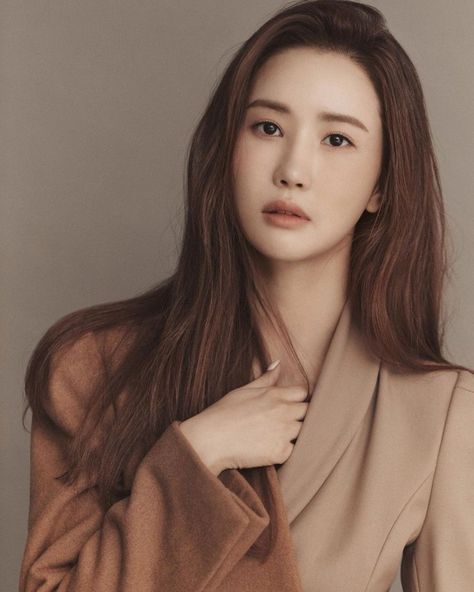 Im Soo-hyang, Lee Da Hae, Watch Korean Drama, Picture Comments, How To Be Likeable, Stay In Shape, Korean Actresses, Play Golf, Female Artists