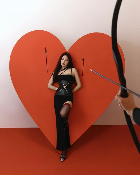 Cupid Valentine Photoshoot, Heart Pose Reference, Valentines Day Photoshoot Ideas Women, Anti Valentines Day Photoshoot, Cupid Photoshoot, Valentines Editorial, Date Photoshoot, Valentine Photoshoot, Valentines Shoot