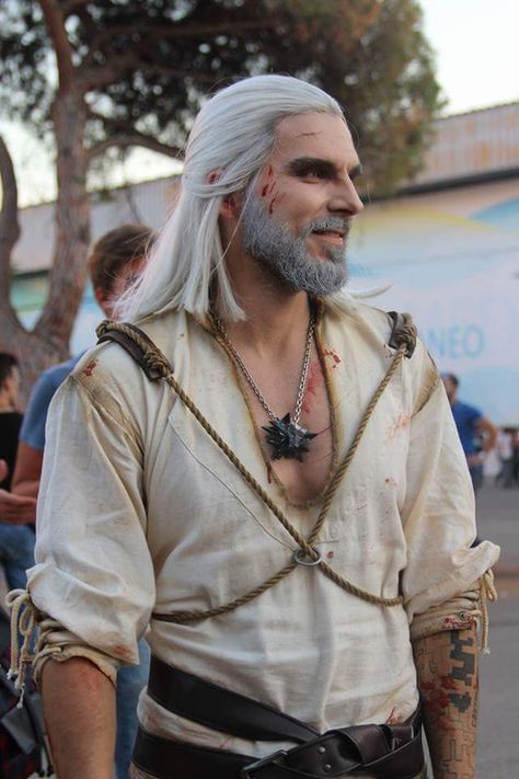 Geralt Of Rivia Cosplay: Maul Cosplay Geralt Of Rivia Cosplay, The Witcher Cosplay, Witcher 3 Geralt, Yennefer Cosplay, Witcher Cosplay, The White Wolf, Couple Cosplay, The Witcher Geralt, The Witcher Books