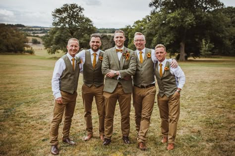 Fall Wedding Groomsmen Attire Sage Green, Boho Wedding Groomsmen Attire, Olive Green Groom Attire, Rust And Sage Groomsmen, Groomsmen Attire Olive Green, Gromes Men Wedding, Fall Western Wedding Mens Attire, Groomsmen Attire Casual Fall, Olive Green And Brown Groomsmen