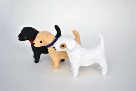 felt animal patterns free - Ecosia - Images Dog Plush Pattern, Felt Dog Pattern, Felt Stuffies, Homemade Stuffed Animals, Stuffed Dogs, Dog Sewing Patterns, Felt Dog, Felt Animal Patterns, Toy Dogs