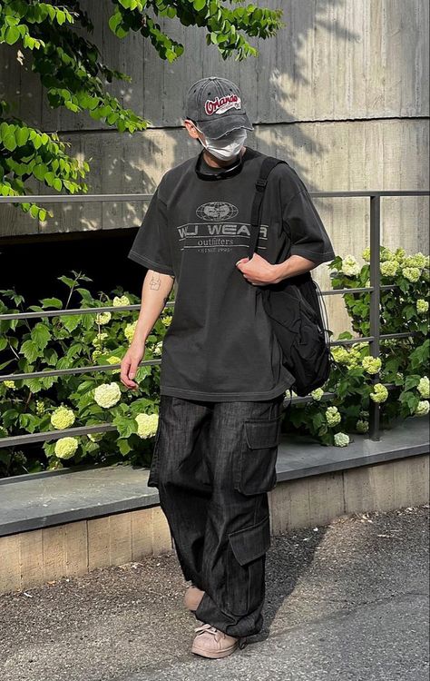 Korea Men Outfit, Acubi Men, Black Shirt Outfit Men, Black Shirt Outfits, Oversize Clothes, Outfit Hombre, Shirt Outfit Men, Oversized Clothes, Mens Summer Outfits