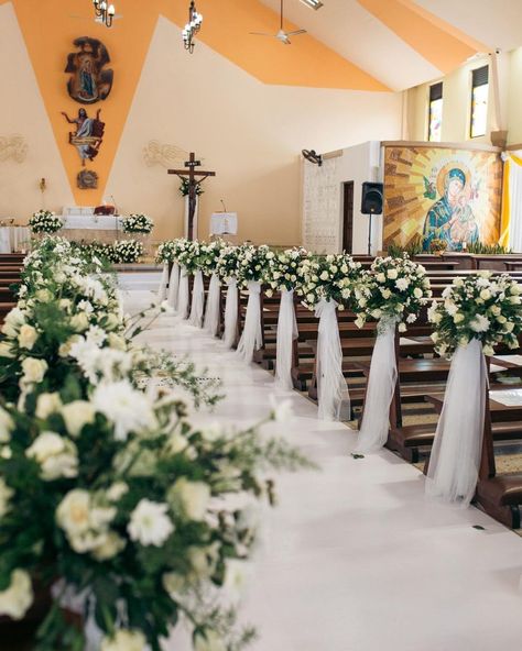 Church Decorations Ideas Wedding, Minimalist Church Wedding Decor, Simple Church Wedding Decorations Aisle, Simple Wedding Church Decorations, Church Wedding Decorations Aisle Entrance, Church Wedding Decorations Elegant, Catholic Church Wedding Decorations, Church Aisle Flowers, Church Ceremony Decor