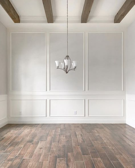 Box Trim, Dining Room Accent Wall, Dining Room Wainscoting, Picture Molding, Dining Room Accents, Diy Wainscoting, Room Accent Wall, Wall Paneling Diy, Dining Room Wallpaper