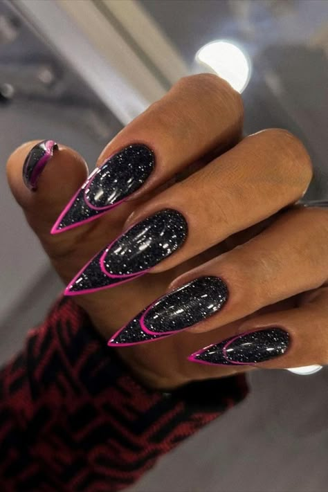 Black Acrylic Nails Rocker Nails, Black Ombre Nails, Flame Nail Art, Cheetah Print Nails, Holloween Nails, Witchy Nails, Stunning Nail Designs, Black Acrylic Nails, Nail Trend