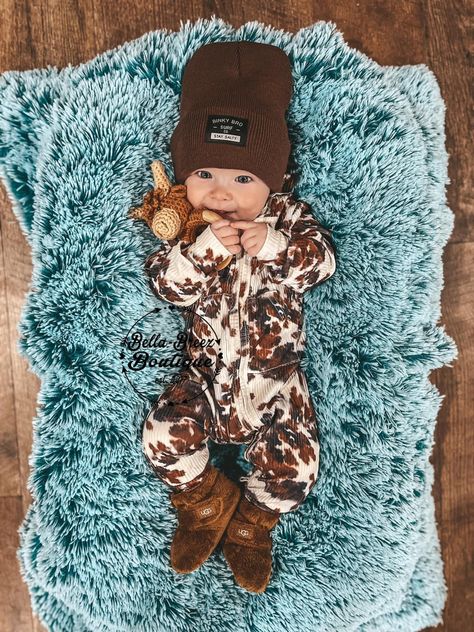 Rustic Western Nursery, Nursery Ideas Western, Country Baby Stuff, Baby Boy Western Outfits, Western Baby Boy Clothes, Baby Boy Western Nursery, Country Baby Nursery, Country Baby Outfits, Western Baby Girl Nursery