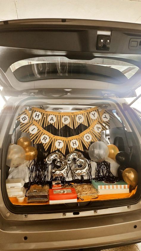 Sentimental & romantic long distance birthday gift ideas for boyfriend | Good & unique gift ideas for 16,17,18,19,20,21,22 Bday #giftsforboyfriend #boyfriendgifts #giftforbf #romanticbirthdaygifts #romanticgifts Car Trunk Decorating Ideas, First Car Surprise Ideas, Car Trunk Surprise Ideas, Trunk Decorating Ideas, Diy Birthday Surprise, Birthday Surprises For Friends, Birthday Surprises For Her, Best Birthday Surprises, Birthday Surprises For Him