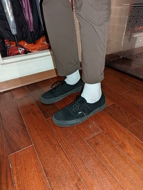 All Black Vans Outfit, Black Vans Outfit Men, Dude Fits, Black Vans Outfit, Vans Platform Sneakers, Vans Outfit Men, All Black Vans, Vans Authentic Black, Black Outfit Men