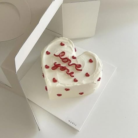 Mini Valentine Cakes, Heart Cake Design, Ballet Cakes, Valentines Cake, Bento Cakes, Birthday Cake For Him, Heart Cakes, Korean Cake, Mini Bundt Cakes