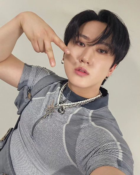 # . changbin insta selca lq ! Lose My Breath, Best Rapper, Homeless Children, Perfect Man, Lee Know, Instagram Update, K Pop, Boy Bands, Photo Cards