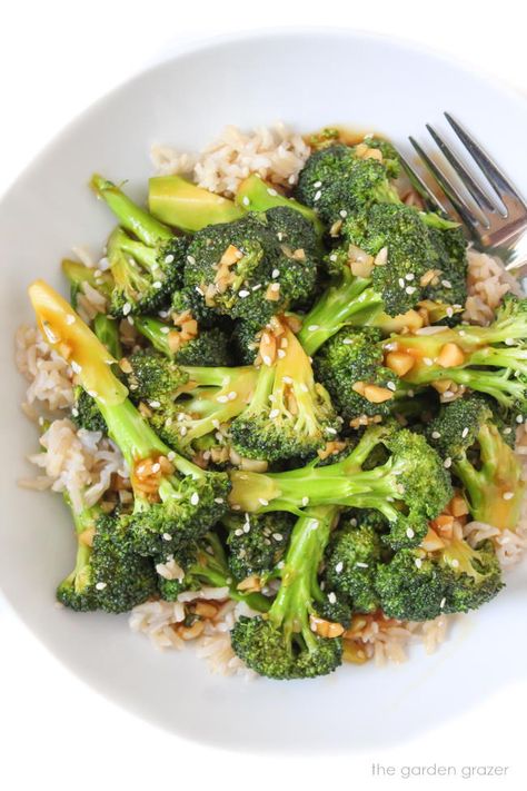 Broccoli with Asian-Style Garlic Sauce (Easy!) | The Garden Grazer Broccoli With Garlic Sauce, Asian Broccoli, Broccoli With Garlic, Garden Grazer, How To Cook Broccoli, Easy Broccoli, Easy Vegan Recipes, Mapo Tofu, Asian Inspired Recipes