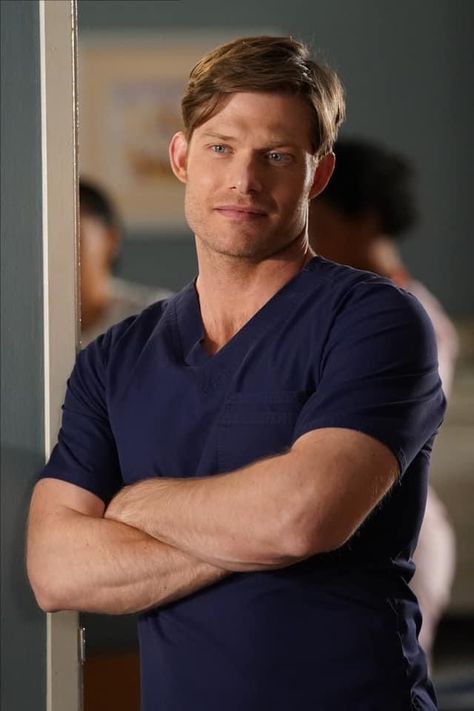 Atticus Lincoln, Greys Anatomy Actors, Greys Anatomy Men, Chris Carmack, Put On A Happy Face, Grey's Anatomy Doctors, Greys Anatomy Episodes, Jo Wilson, Amelia Shepherd