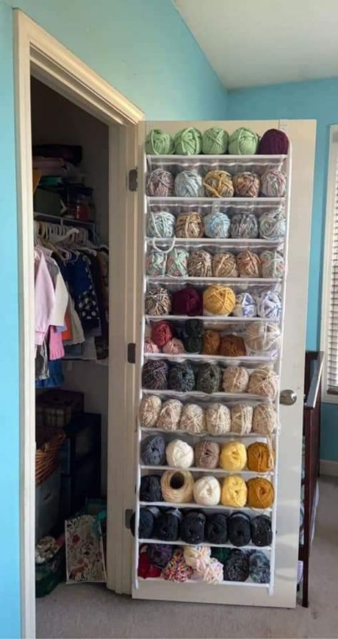 Yarn Storage Ideas, Crochet Organizer, Yarn Organization, Farmhouse Shower, Dream Craft Room, Crochet Storage, Yarn Storage, Ideas Hogar, Tile Shower Ideas