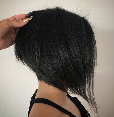 58 short haircuts on women that are absolute show-stoppers Chinese Bob, Angled Bob Haircuts, Inverted Bob Hairstyles, Black Bob, Really Short Hair, Inverted Bob, Short Layered Haircuts, Short Wedding Hair, Short Bob Haircuts