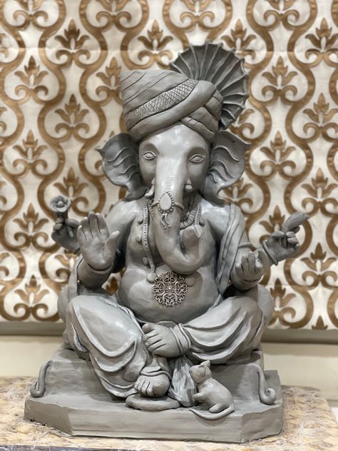 Ganapathi Clay Art, Ganpati Murti Ideas, Cute Ganpati Murti, Homemade Ganpati Murti, Mitti Ke Ganesh Ji, Ganesh Murti Clay, Diy Ganesha Idol, Ganpati Sculpture, Clay Ganpati