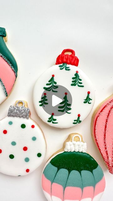 Victoria Jones | Decorated Sugar Cookies | Keller, TX on Instagram: "I don’t know who needs to hear this, but there are only 46 more days until Christmas🎄  In the meantime, here’s a satisfying wet on wet Christmas tree ornament cookie to start off Christmas cookie season!  Cutter @wiltoncakes  Color @thesugarart   #wetonwetcookies #christmascookies #cookiedecorating #foodart #cookieart #creativecookies #holidaybaking #holidaycookies #royalicingcookies #decoratedcookies #dfwcookies" Santa Face Round Cookie, Ornament Sugar Cookies Decorated, Cocktail Decorated Cookies, Holly Sugar Cookies Decorated, Sugar Cookie Tree Decorating, Decorated Ornament Cookies, Ornament Sugar Cookies Decorating Ideas, Ornament Decorated Cookies, Sugar Cookie Christmas Decorated