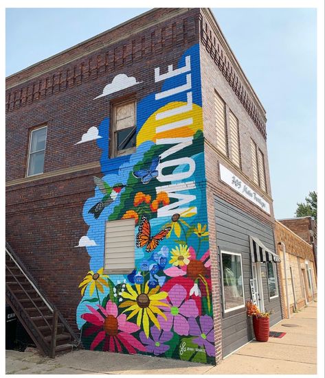 Cool Murals Exterior, Art Studio Exterior Building, Art Murals Wall, Murals Outdoor, Exterior Wall Mural, Murals Street Art Inspiration, Street Murals, Building Mural Art, Building Murals