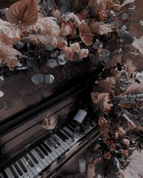 Wallpaper Piano, Rose Gold Aesthetic, Royalty Aesthetic, Royal Aesthetic, Rosé Aesthetic, Fantasy Aesthetic, + Core + Aesthetic, Pretty Wallpapers Backgrounds, Aesthetic Images