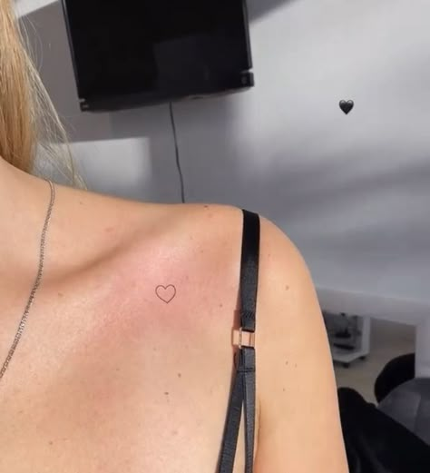 Dainty Tattoos Heart, Small Heart Tattoo On Shoulder, Tatoos Small Heart, Small Heart Tattoo On Chest, Heart Tattoo On Collar Bone, Heart On Shoulder Tattoo, Collarbone Heart Tattoo, Heart Collar Bone Tattoo, Small Heart Tattoo