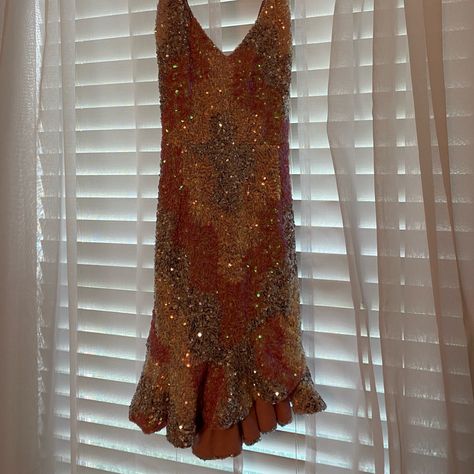 New With Tags Super Cute And Fit Great Just Found Another Dress I Liked More. Embroidered Hoco Dress, Halter Hoco Dresses, Indie Hoco Dress, Coral Homecoming Dresses, Short Dance Dresses, Daily Fits, Burgundy Homecoming Dresses, New Years Look, Burnout Velvet Dress