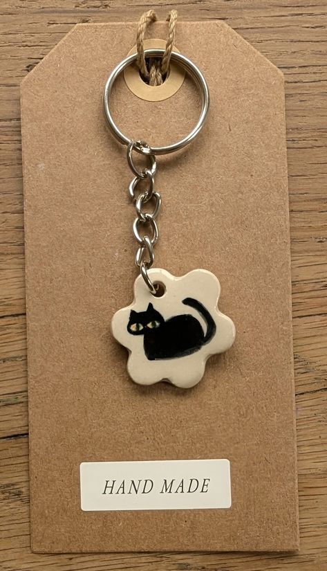 Ceramic Lucky Charm, Ceramic Charms Handmade, Keychain Ideas Clay, Diy Lucky Charm, Airclay Ideas, Clay Keychain Ideas, Ceramic Keychain, Handmade Keyrings, Test Exam