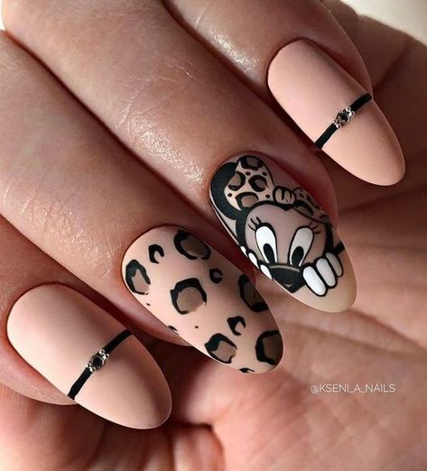 Matte finish beige polish with Minnie mouse and leopard print nail art on medium round nails Party Nails Designs, Disneyland Nails, Disney Nail Designs, Nail Art Noel, Mickey Mouse Nails, Disney Acrylic Nails, Minnie Mouse Nails, Paris Nails, Mickey Nails