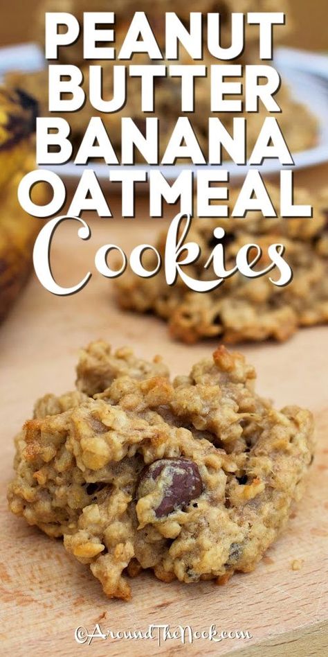 Peanut Butter Banana Oatmeal Cookies on a wooden board, with a title Peanut Butter Banana Oatmeal Cookies, Oats And Chocolate Chips, Oats And Chocolate, Peanut Butter Banana Oatmeal, Peanut Butter Banana Cookies, Healthy Banana Recipes, Banana Recipes Easy, Brownie Vegan, Ripe Banana Recipe