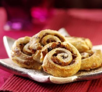 Mincemeat Pinwheels, Baked Goods Gift Ideas, Mincemeat Recipes, Baked Goods Gift, Christmas Treats Ideas, Checkerboard Cookies, Sticky Rolls, Dinner Party Food, Christmas Bakes