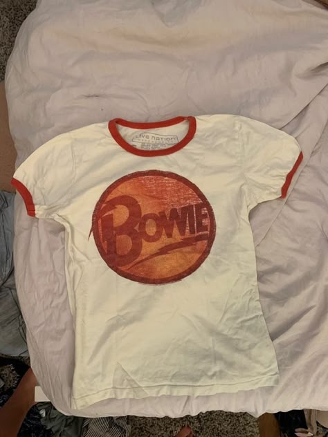 David Bowie Shirt, Bowie Shirt, Mia 3, Swaggy Outfits, Band Shirts, Mode Vintage, Dream Clothes, Retro Outfits, David Bowie