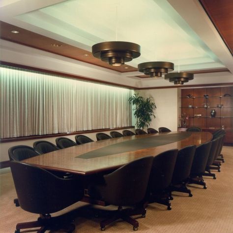 1980s Office, Classic House Interior, Classic Office Interior, 1980s Interior, Vintage Office Decor, Office Meeting Room, Corporate Interiors, Vintage Office, Office Set