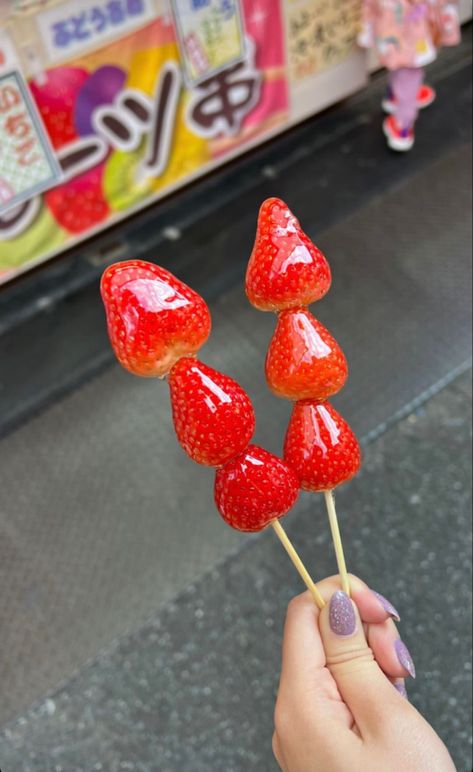 Aesthetic Strawberries, Strawberry Snacks, Yummy Comfort Food, Delicious Snacks Recipes, Kawaii Food, Japan Food, Candy Store, Food Obsession, Cafe Food