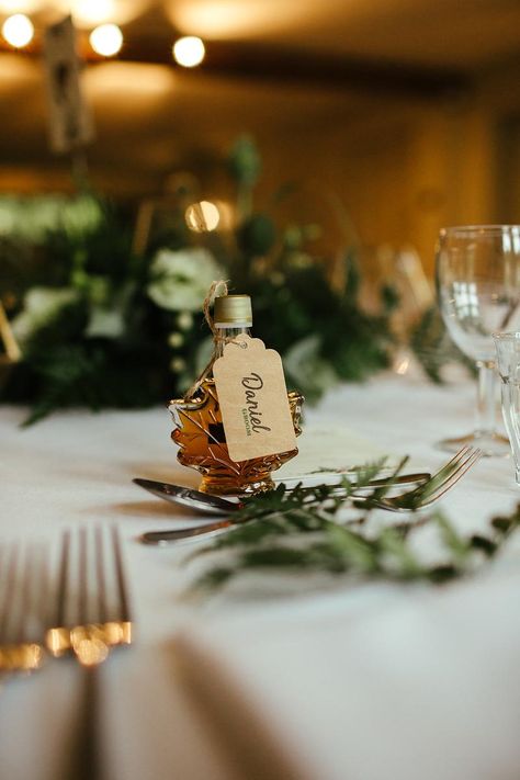 Maple Syrup Favors, Maple Syrup Wedding Favors, October Wedding Favors, Woodland Wedding Theme, Forest Wedding Favors, Woodland Wedding Favors, Forest Themed Wedding, Memorable Wedding Favors, Champagne Breakfast