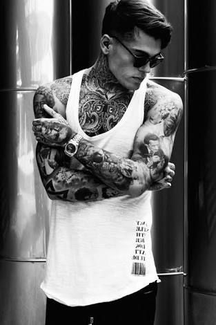 Jord Liddell, Man With Tattoos, Stephen James Model, Cyberpunk Red, Stephen James, Geniale Tattoos, Beard Tattoo, Inked Men, Pose Ideas