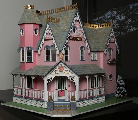 New+Handmade+Customized+Pierce+Victorian+Furnished+Dollhouse-++Local+Pickup+Only+ Garfield Dollhouse, Pierce Dollhouse, Lilliput Lane, Dollhouse Tutorials, Room Boxes, Dollhouse Projects, Dollhouse Ideas, Pastel House, Victorian Dolls