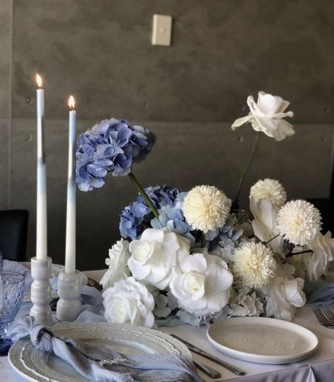 Blue And White Party Aesthetic, Blue And White Tablescapes Wedding, Kantara House, Blue Flower Centerpieces, Aesthetic Backdrop, Baby Reception, Eid 2024, Bridal Florals, Blue Flower Arrangements