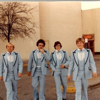 50's pale blue tuxedo band 80s Prom Men, 80s Notebook, Light Blue Tux, Tacky Prom, 70s Prom, 80's Prom, Prom Dates, Blue Tux, Wedding Singer