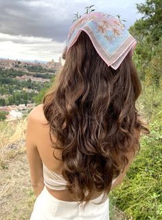 Silk Headscarf Beach, Silk Scarf In Hair, Silk Scarf Hairstyles, Hair At The Beach, Head Silk Scarf, Scarf Aesthetic, Silk Hair Scarf, Brunette Aesthetic, Scarf Collection