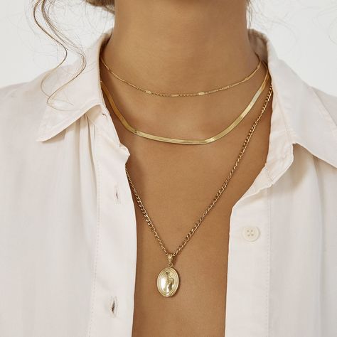 A truely elegant chain with a classy sense of style, our Willa Necklace is perfect for everyday sophistication! With 3 different length from a choker style to a long chain, Willa is designed to be stacked with any other gold or textured pieces to create the layering style of your dreams! 14k Gold (1 micron plating)  Stainless Steel Base  E-coating for a premium finish  Lead & Nickel Free  Tarnish-Free  Water Resistant Layering Style, Stacked Necklaces, August Birthstone Jewelry, July Birthstone Jewelry, Layered Fashion, Choker Style, Jewelry Ring Box, Pearl Jewellery Earrings, Men's Jewelry Rings